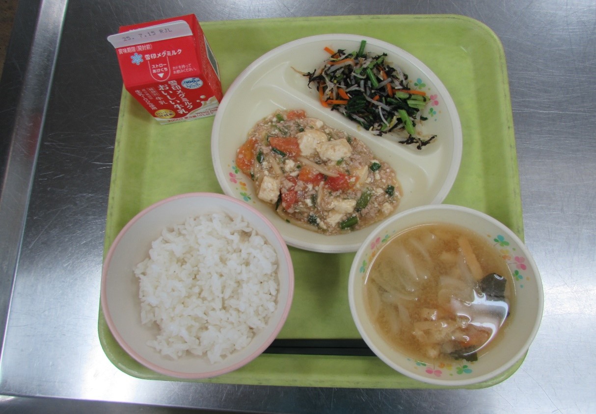 鳴瀬小学校給食献立写真
