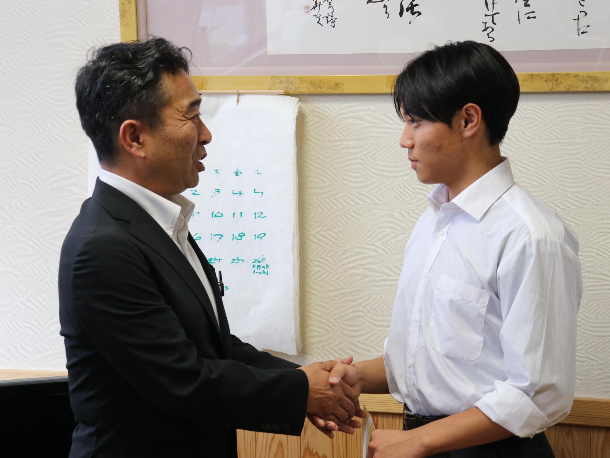 中新田中学校の生徒と