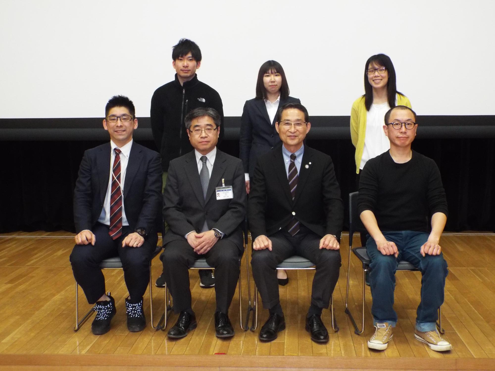 地域おこし協力隊活動報告会（集合写真）