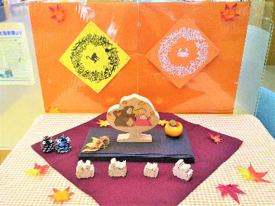 2025年11月組木コーナー、猿蟹合戦