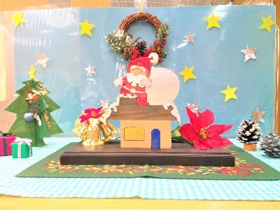 2025年12月組木コーナー、クリスマスとサンタクロース