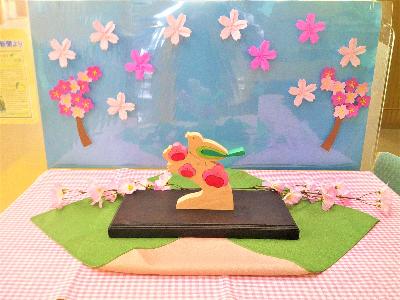 2026年4月季節の組木、ウグイスと梅の花